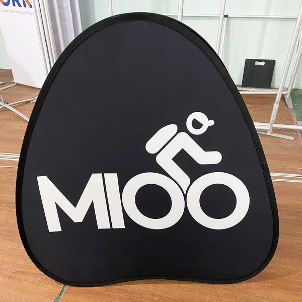 ປ້າຍຊື່ສາມຫລ່ຽມ